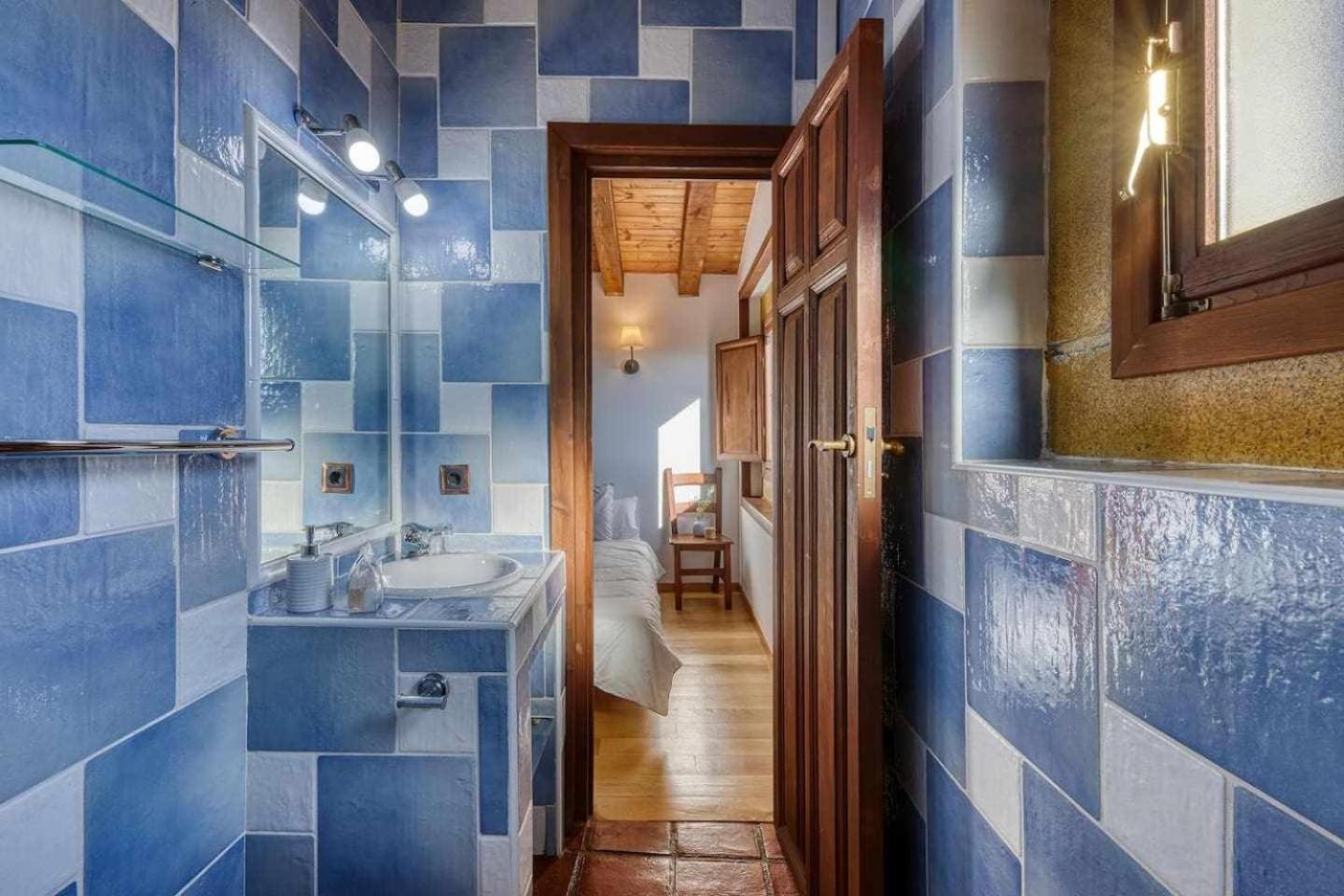 Cuesta Del Reloj Guest House Piedralaves Luaran gambar