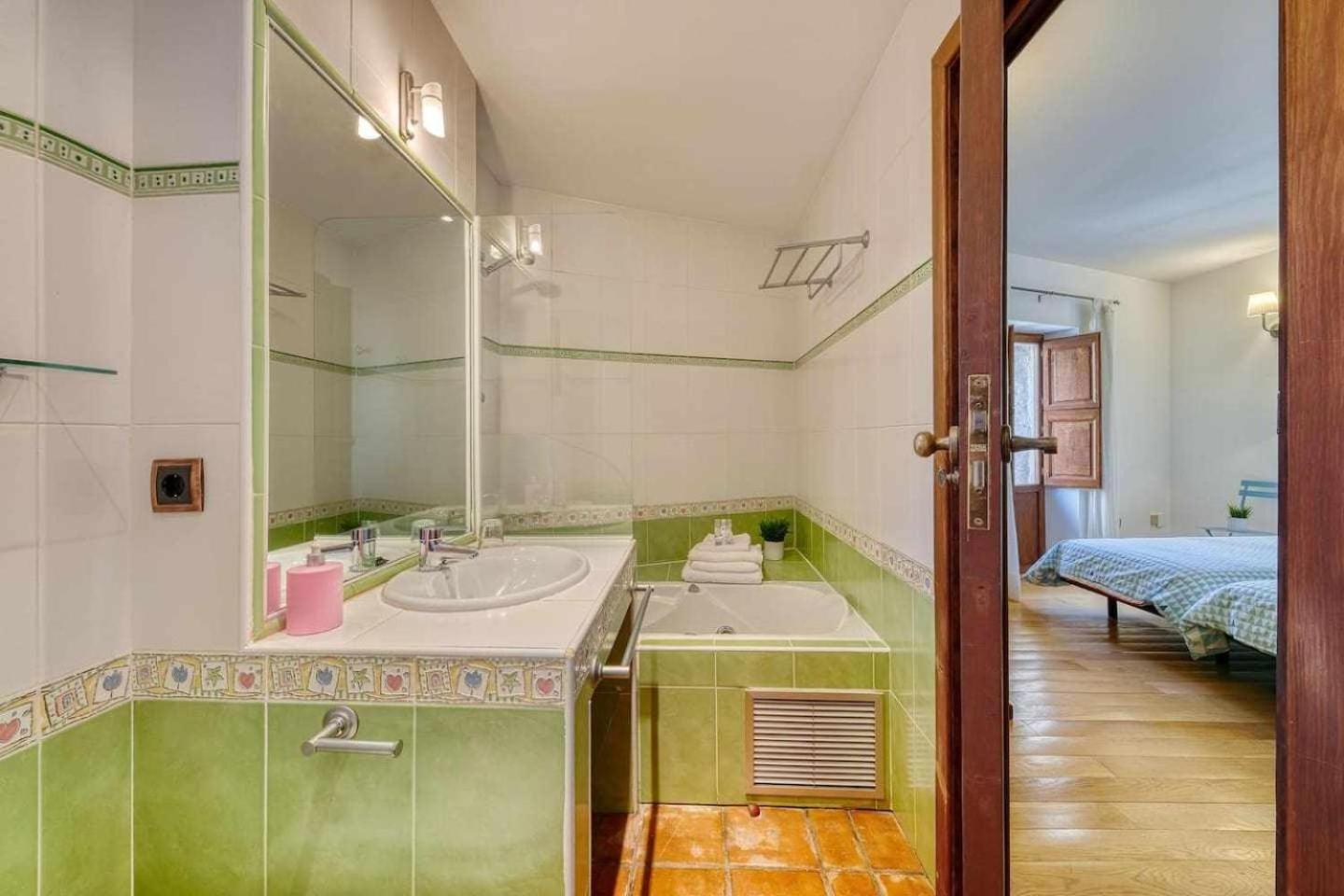 Cuesta Del Reloj Guest House Piedralaves Luaran gambar
