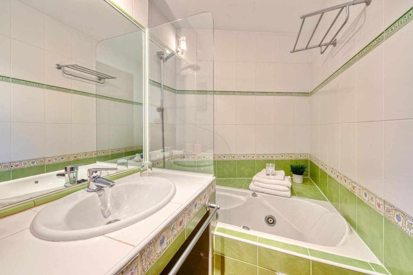 Cuesta Del Reloj Guest House Piedralaves Luaran gambar