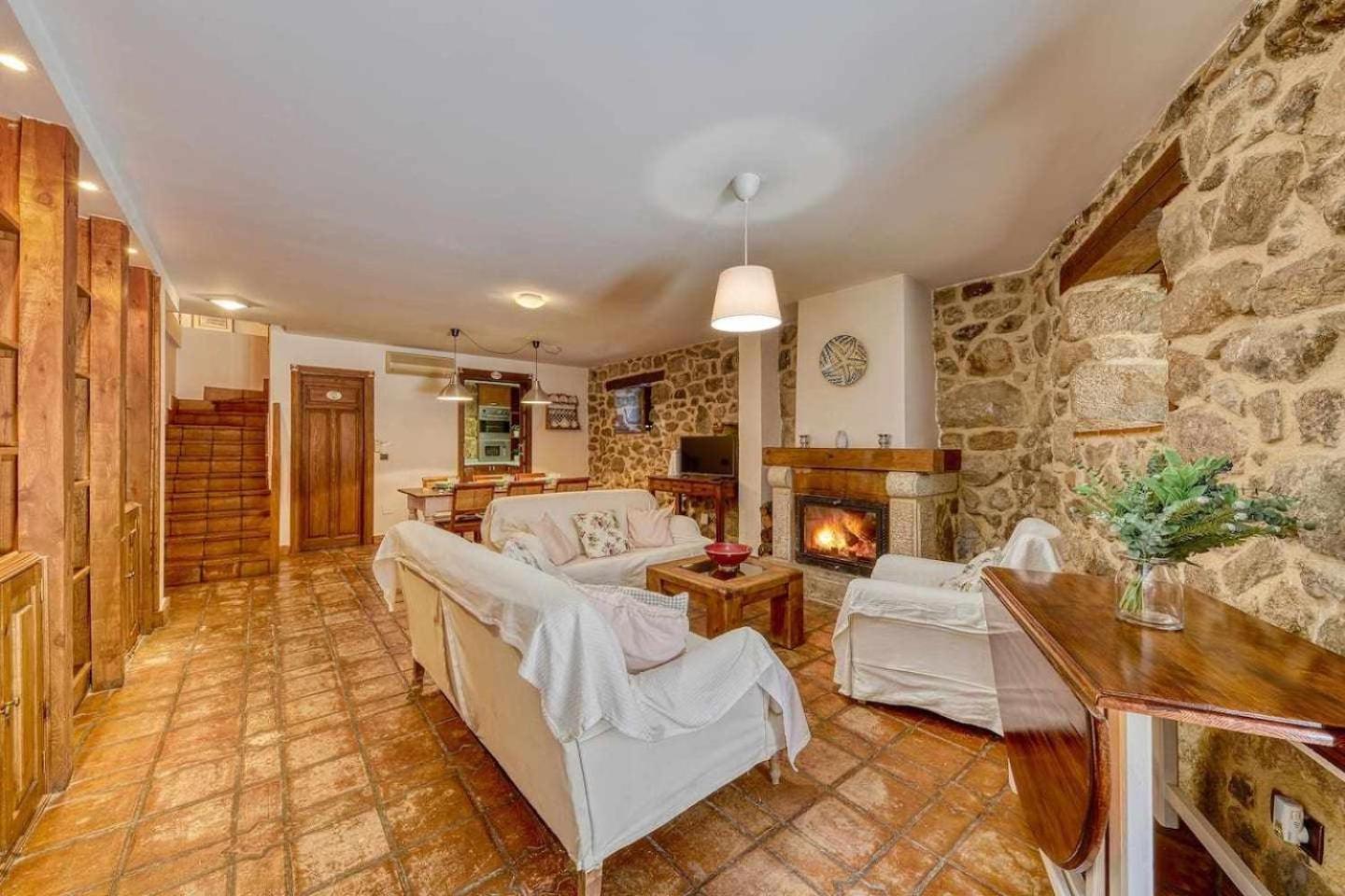Cuesta Del Reloj Guest House Piedralaves Luaran gambar