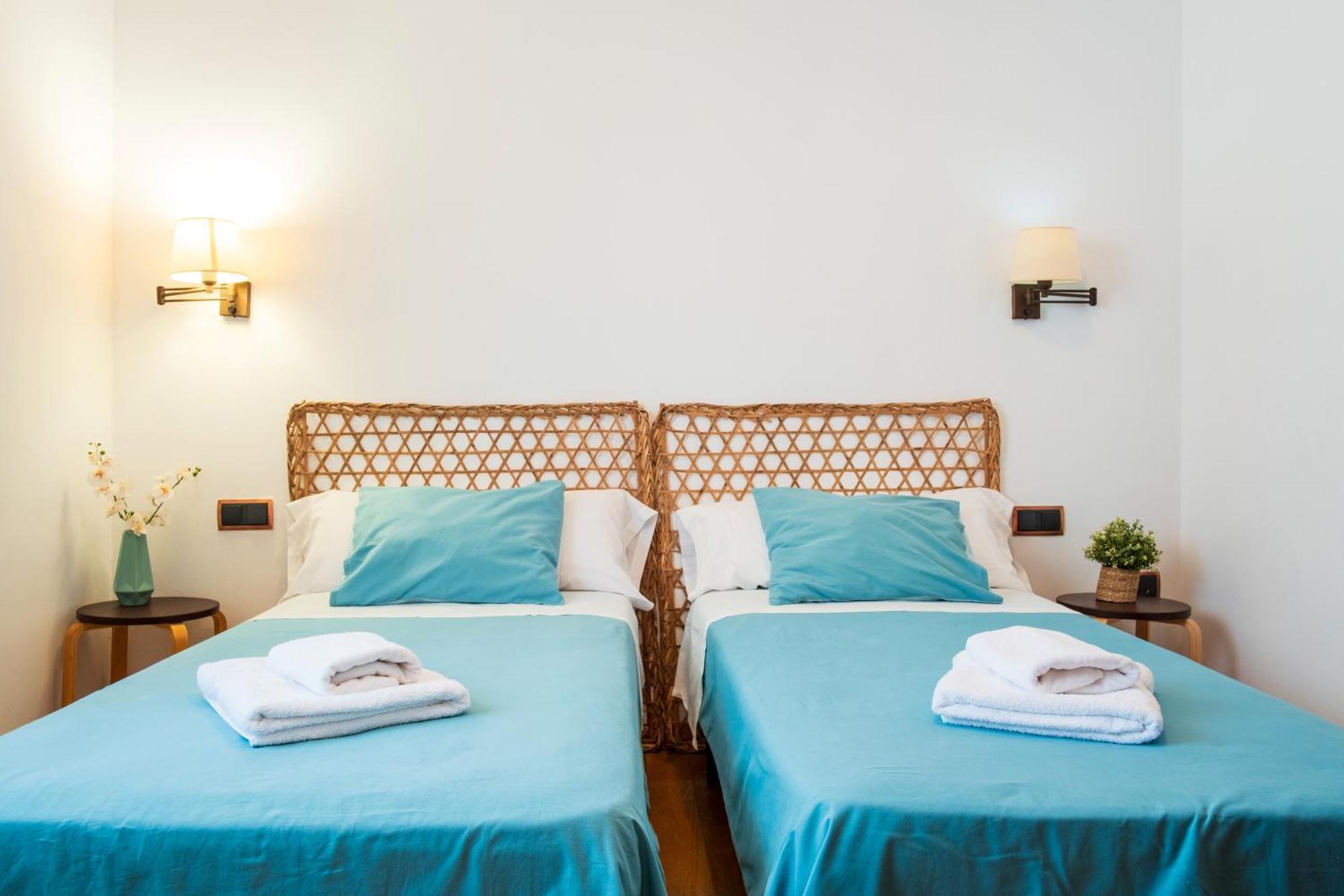 Cuesta Del Reloj Guest House Piedralaves Luaran gambar