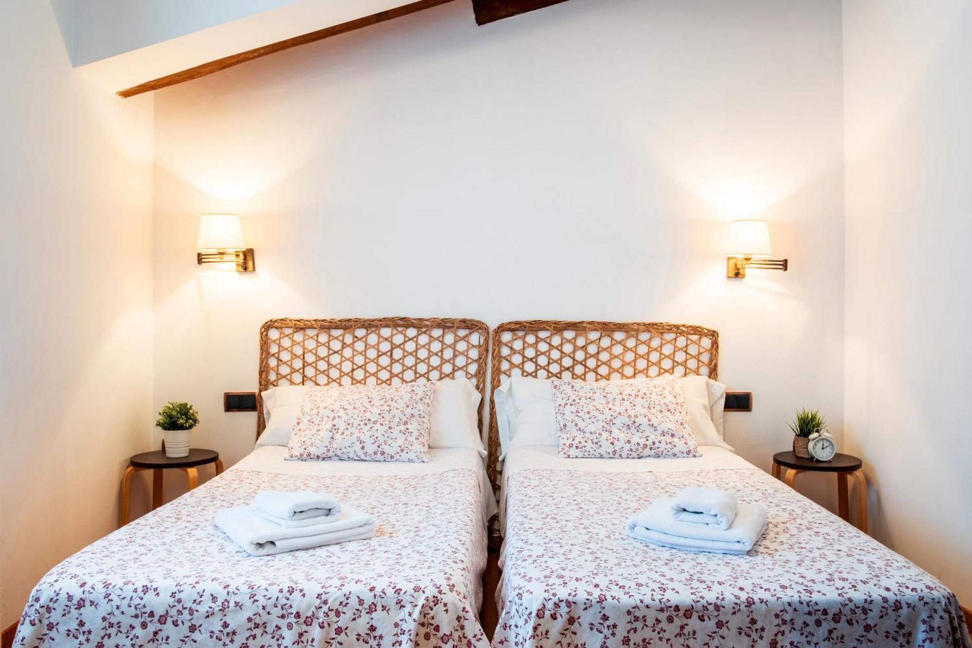 Cuesta Del Reloj Guest House Piedralaves Luaran gambar