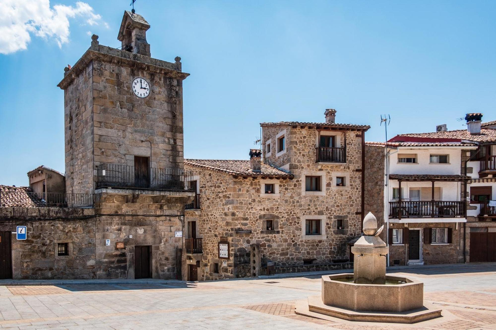 Cuesta Del Reloj Guest House Piedralaves Luaran gambar