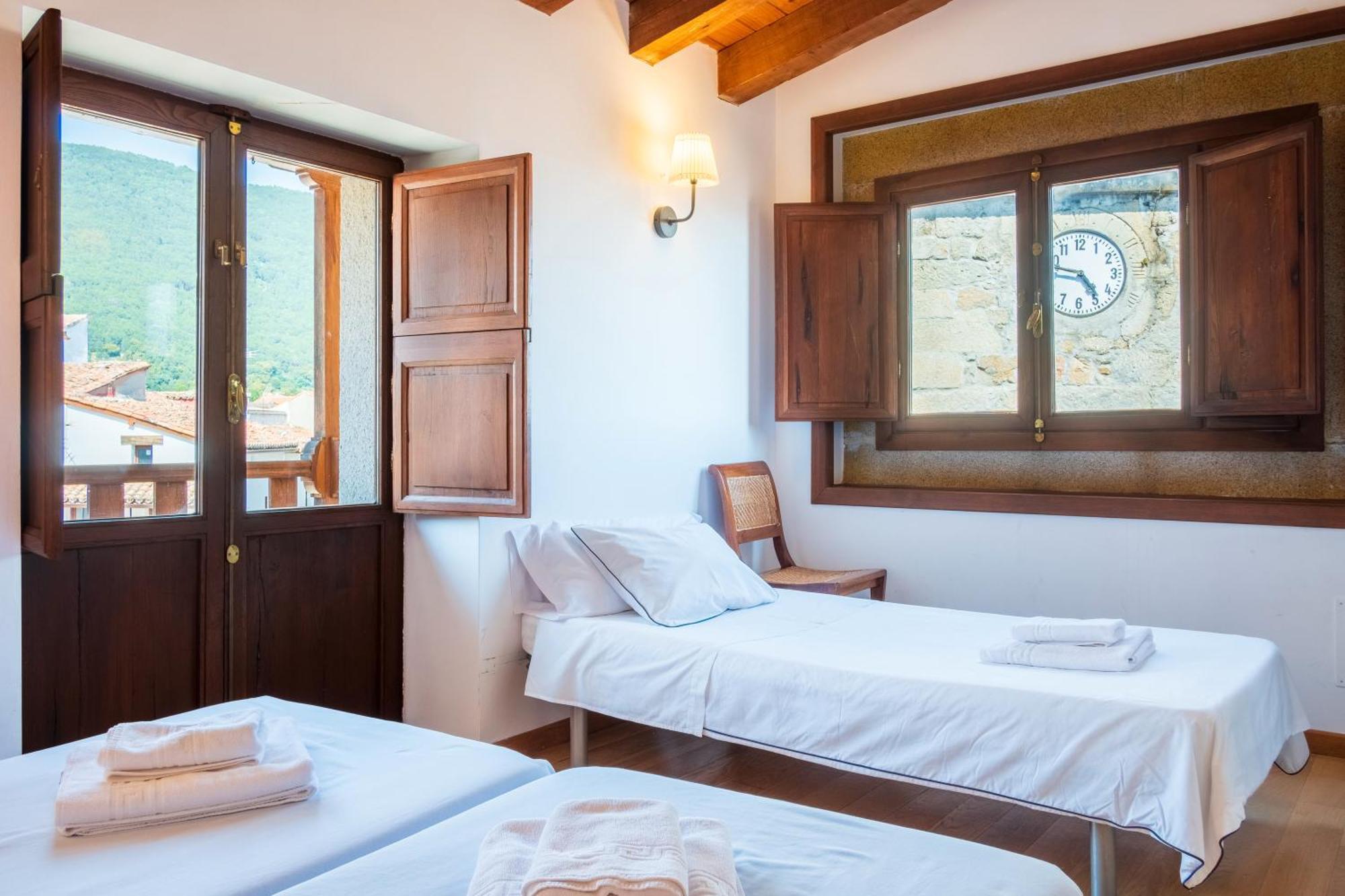 Cuesta Del Reloj Guest House Piedralaves Luaran gambar